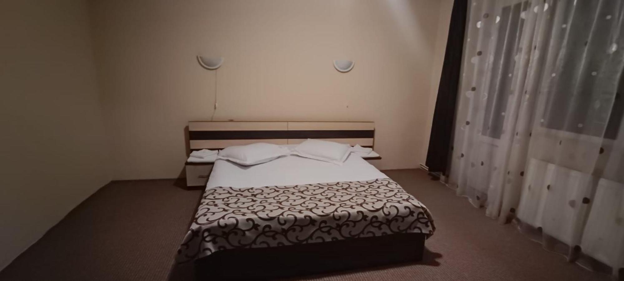 Pensiunea Sorina Casa Alba モイエチウ・デ・スス エクステリア 写真